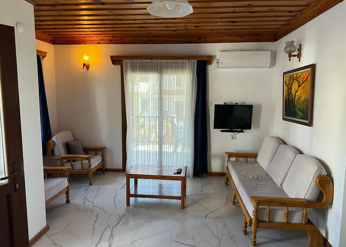 Tomsan Villa *