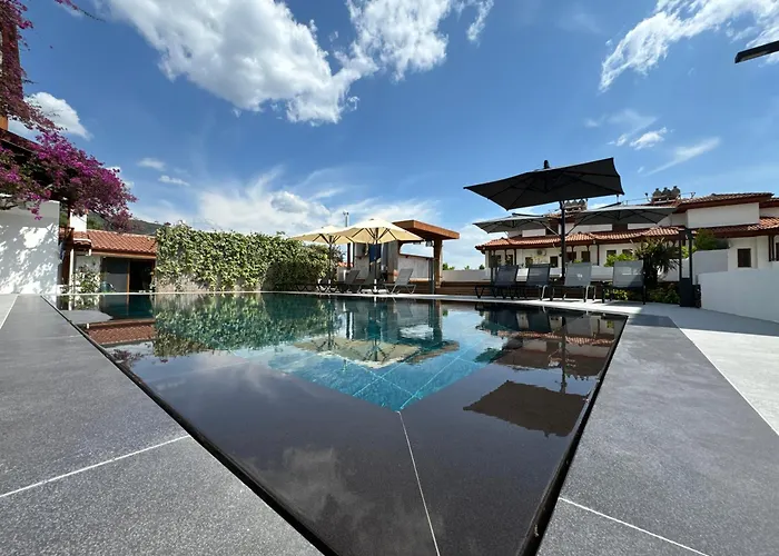 Tomsan Villa *